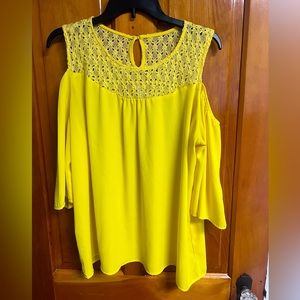 Beautiful yellow off the shoulder blouse size xl